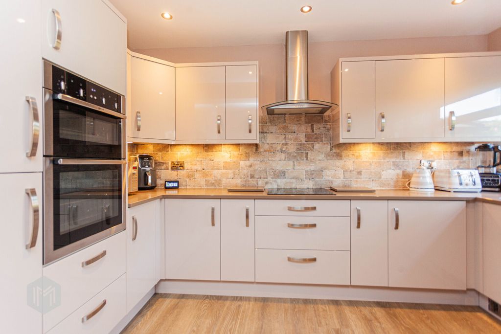 Property photo 3 of 19 Picture No. 06