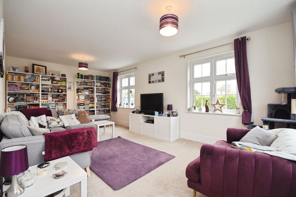 Property photo 2 of 17