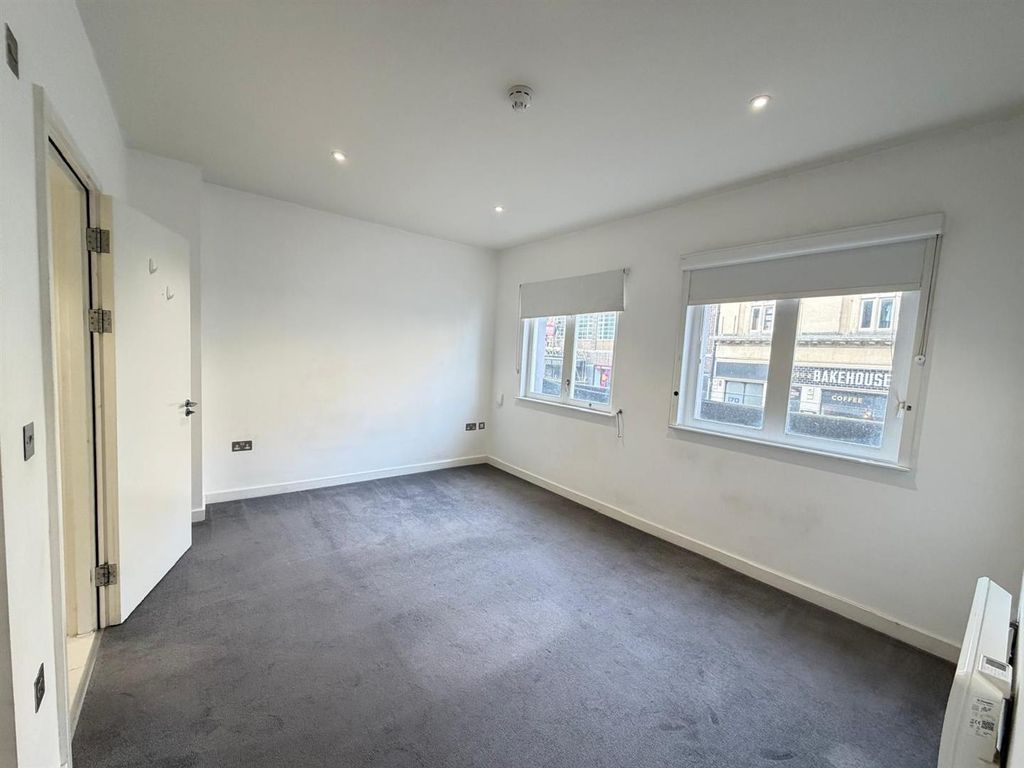 Property photo 3 of 5 Ensuite Bedroom.Jpg