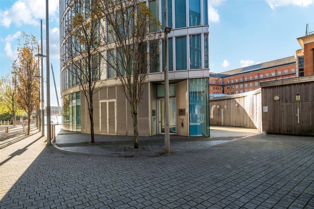 Property photo 3 of 18 1383861-4-6920559292B38.Jpg