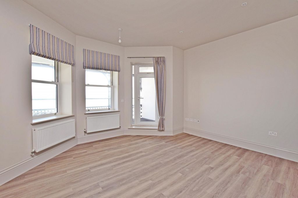 Property photo 3 of 9 Apartment To Rent