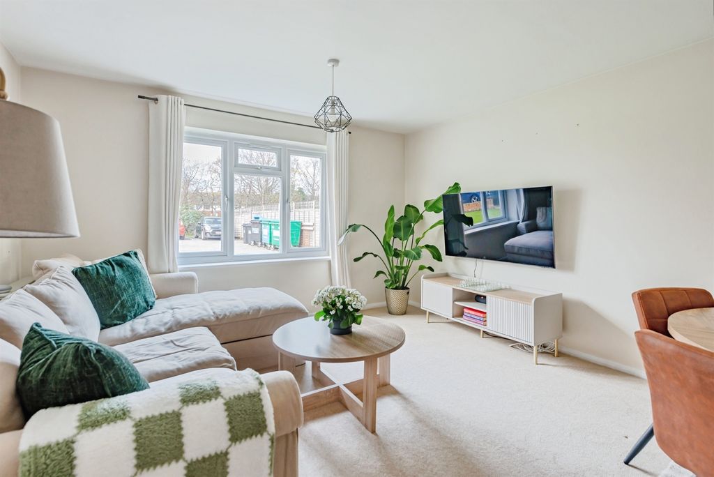 Property photo 3 of 14