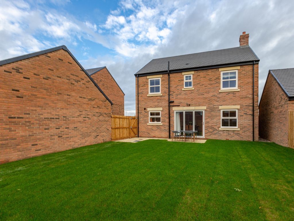 Property photo 3 of 14 Garden