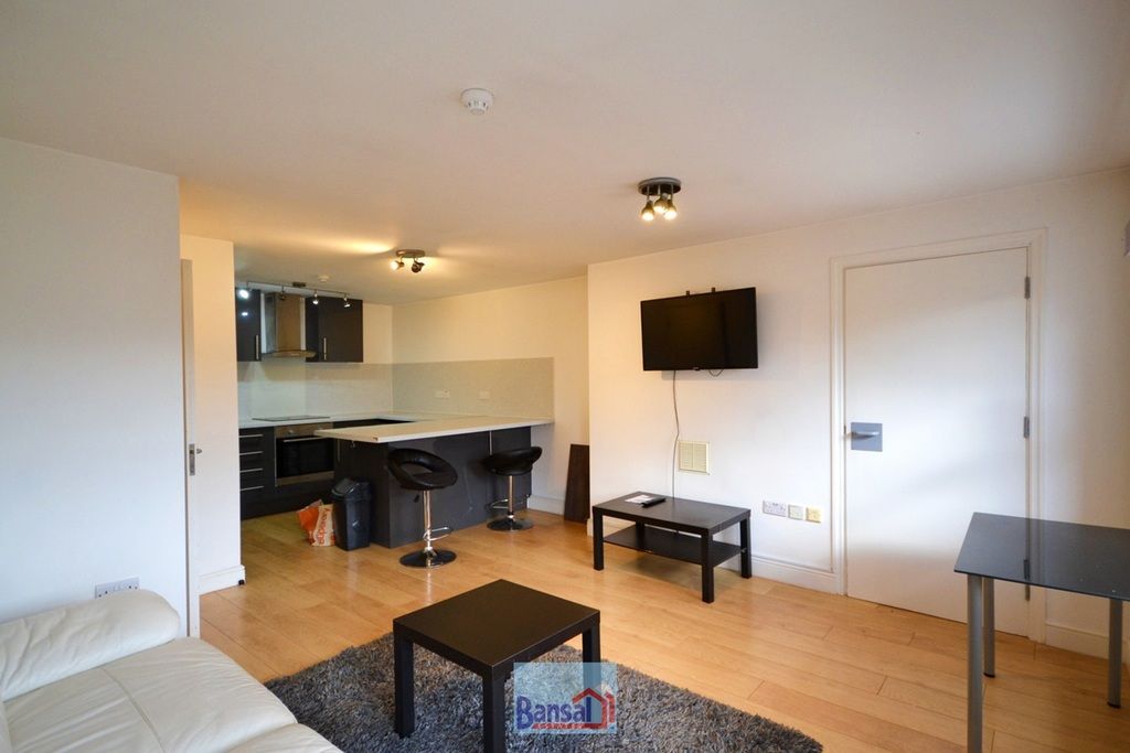 Property photo 2 of 8