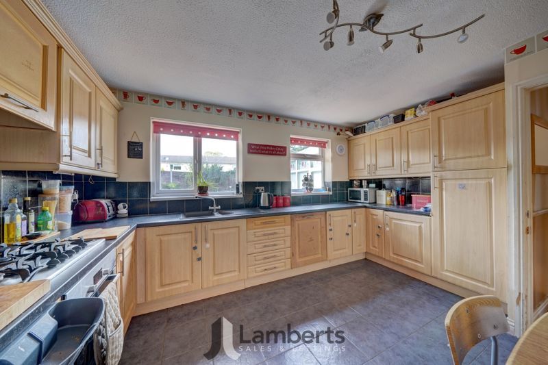 Property photo 3 of 22 Kitchen