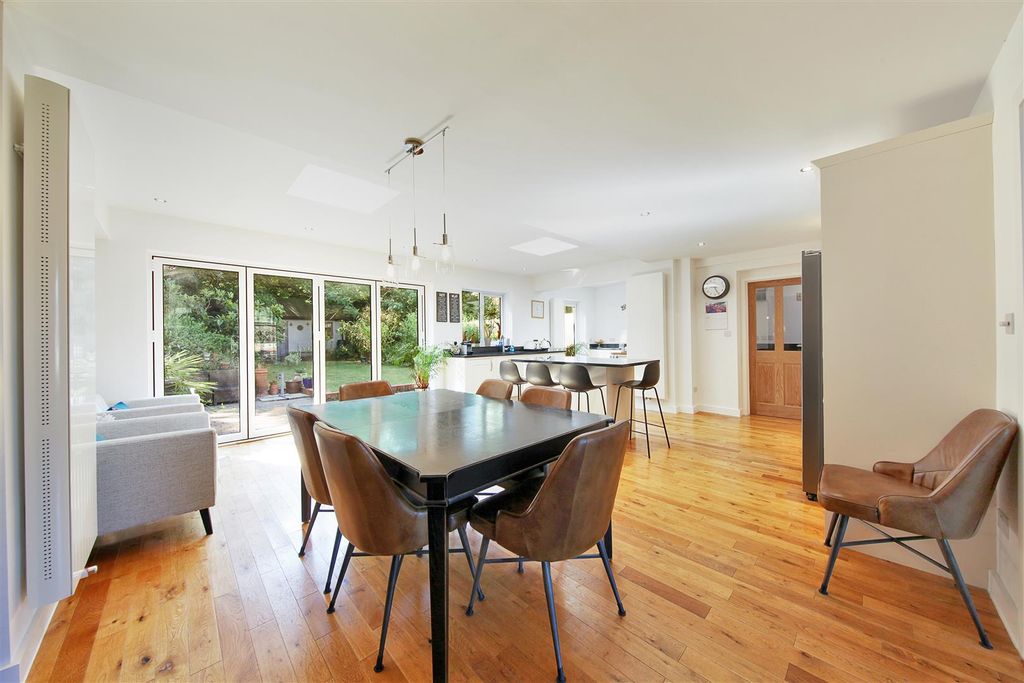 Property photo 1 of 15 31 Moyne Place - Nlkinilsvhiioyhbgr0W.Jpg