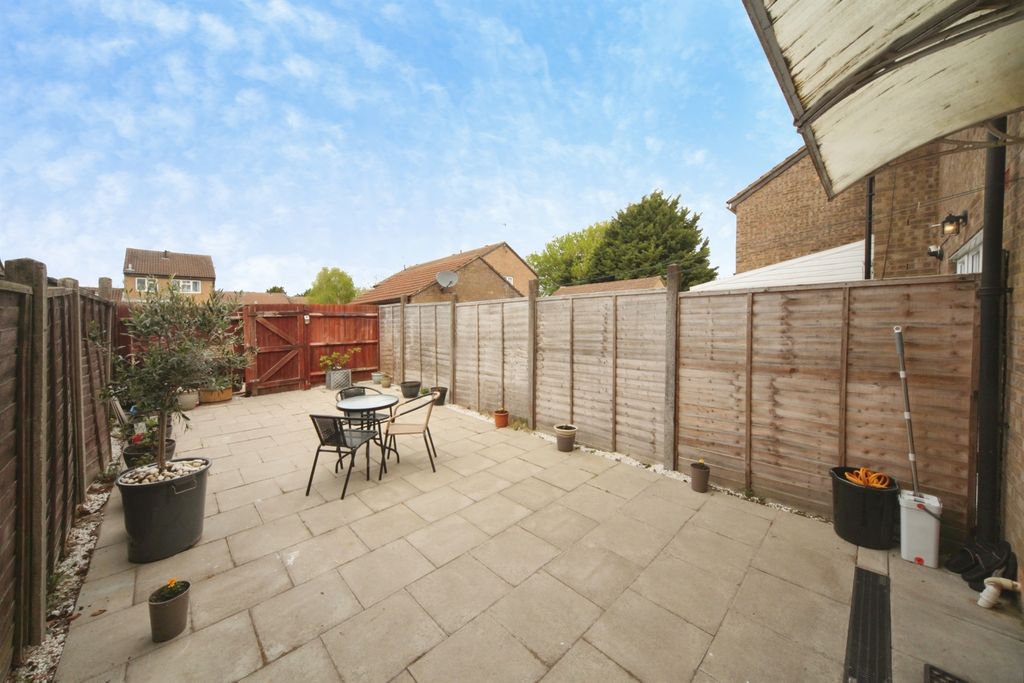 Property photo 2 of 9