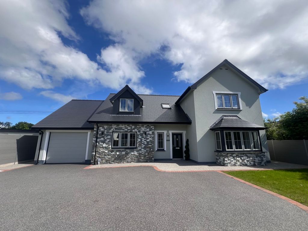 Property photo 2 of 37