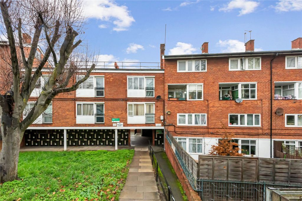 Property photo 2 of 11 Picture No. 12