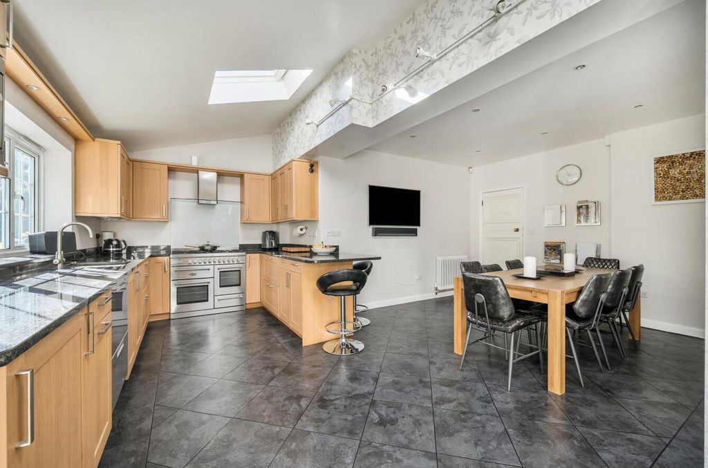 Additional image 7 of 5 bed detached house for saleWokingham Road, Crowthorne, Berkshire RG45