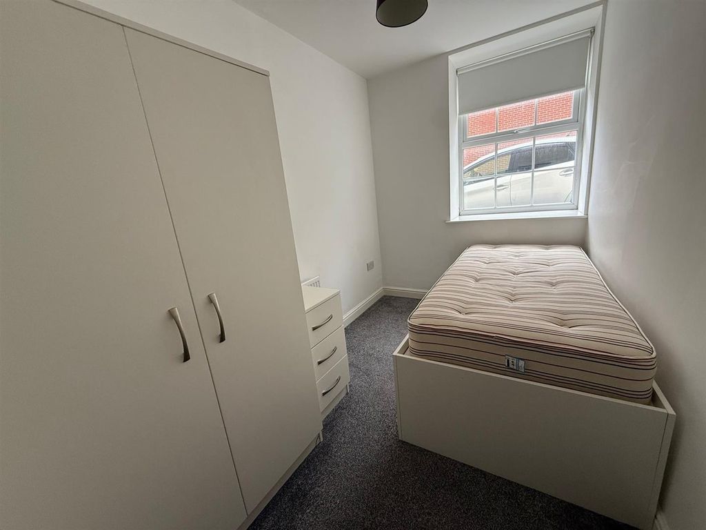 Property photo 3 of 6 Bedroom2.Jpeg