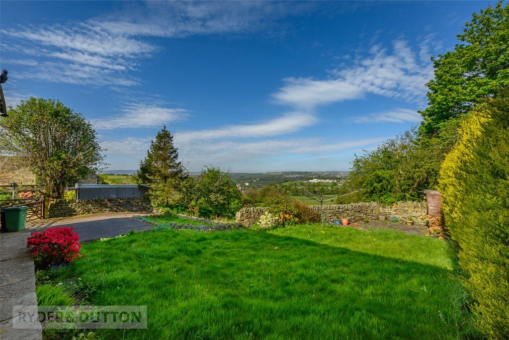Property photo 2 of 30 Garden
