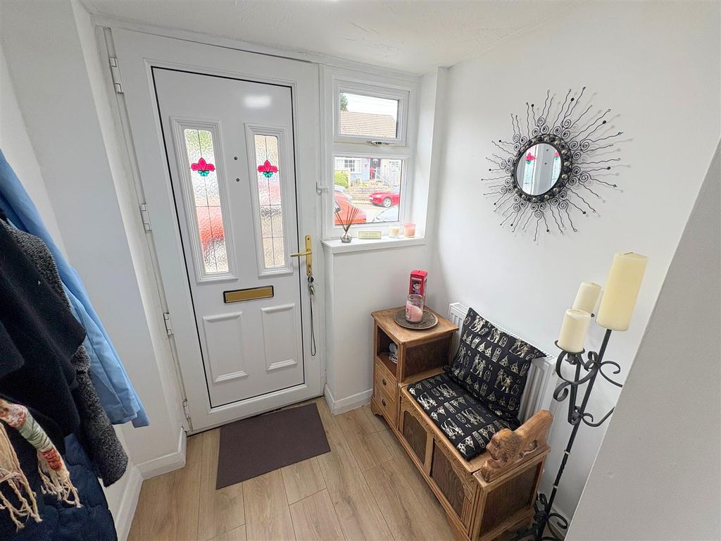 Property photo 3 of 28 Entrance Porch