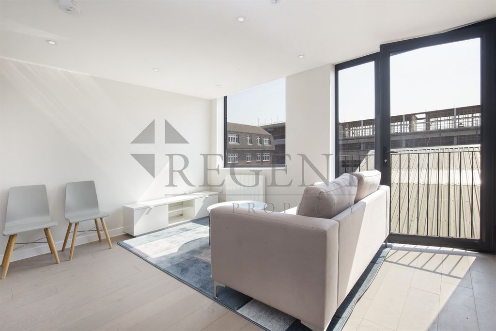 Property photo 2 of 8 Open Plan