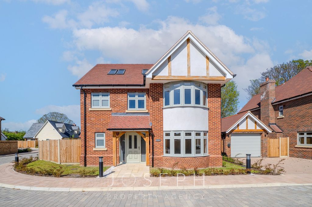 Property photo 1 of 33