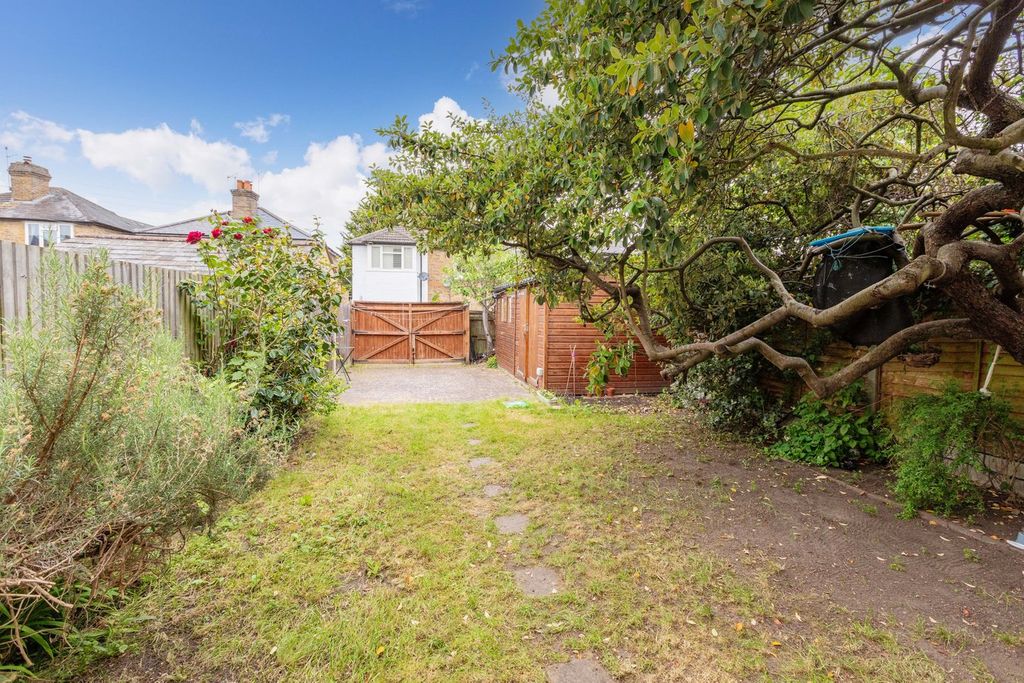 Property photo 2 of 20
