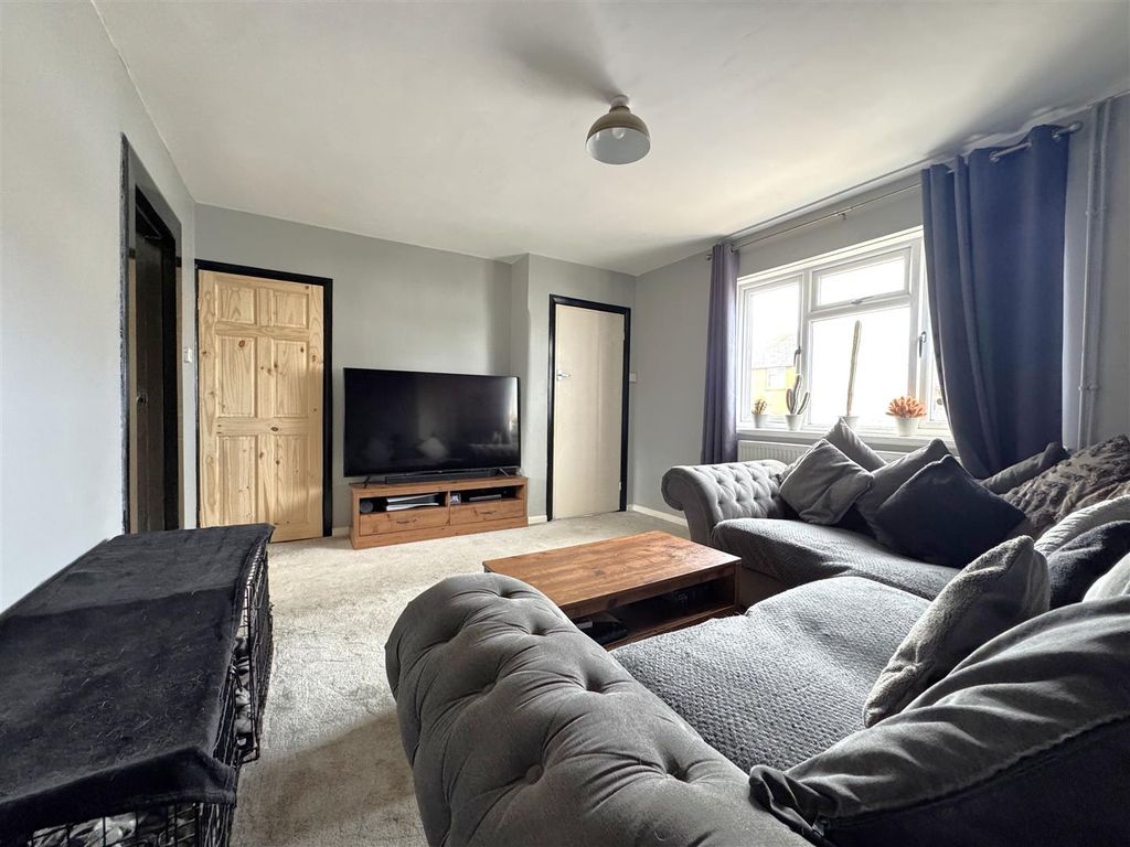 Property photo 3 of 13 4.Jpeg