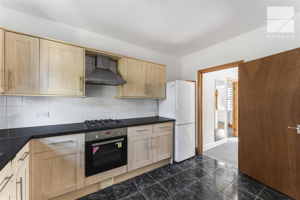 Additional image 8 of 3 bed property for saleCastle Avenue, Highams Park E4
