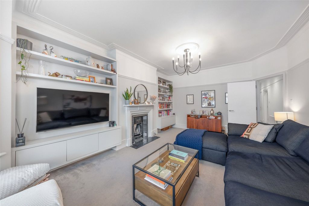 Property photo 3 of 15 Picture No. 05