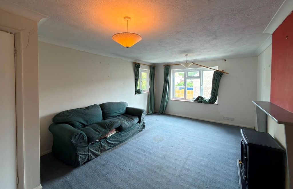 Property photo 2 of 7