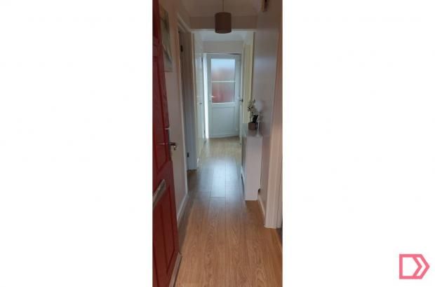 Property photo 2 of 10 CE042E84-E285-47A3-A