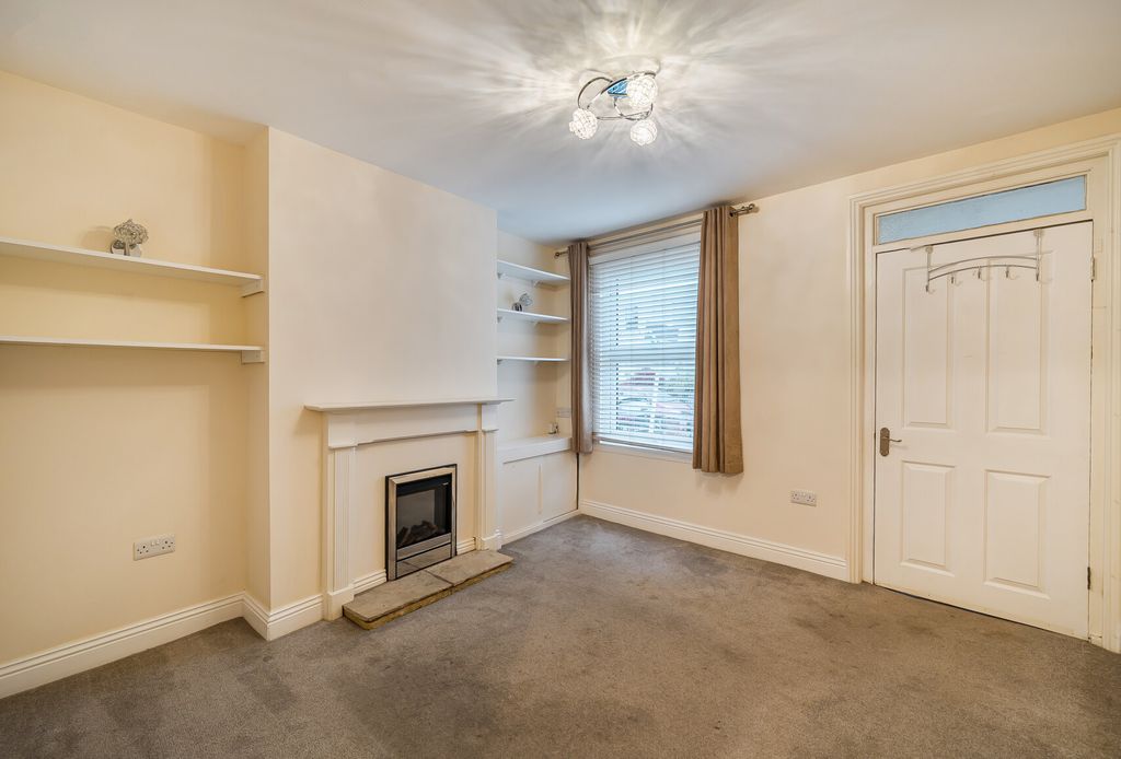 Property photo 2 of 11 1389454-15-6942d9...