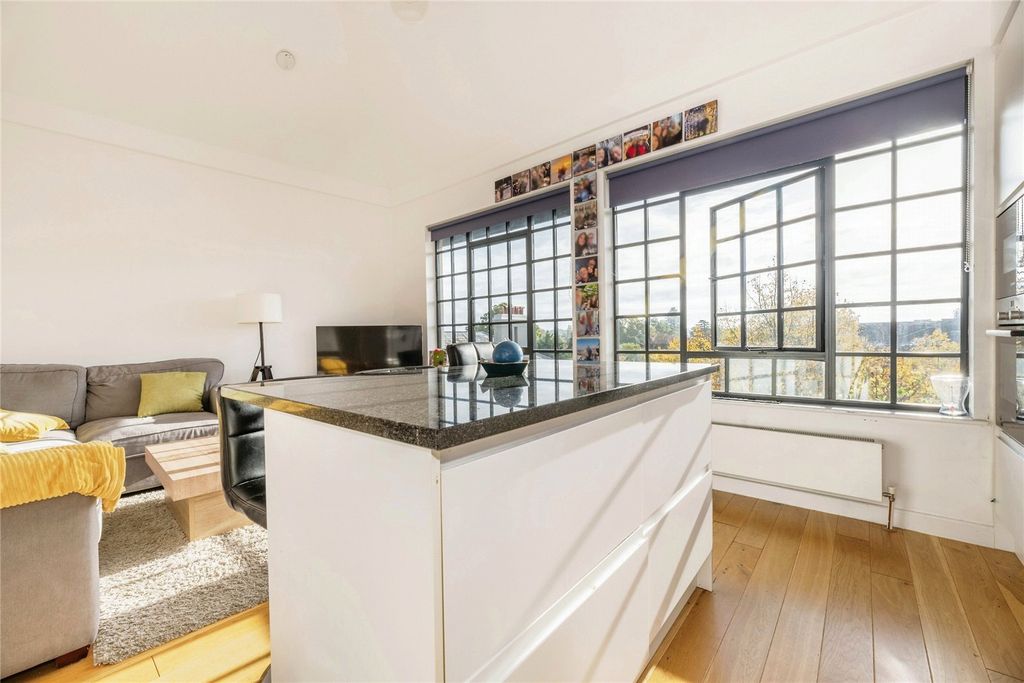 Property photo 1 of 17 Photography