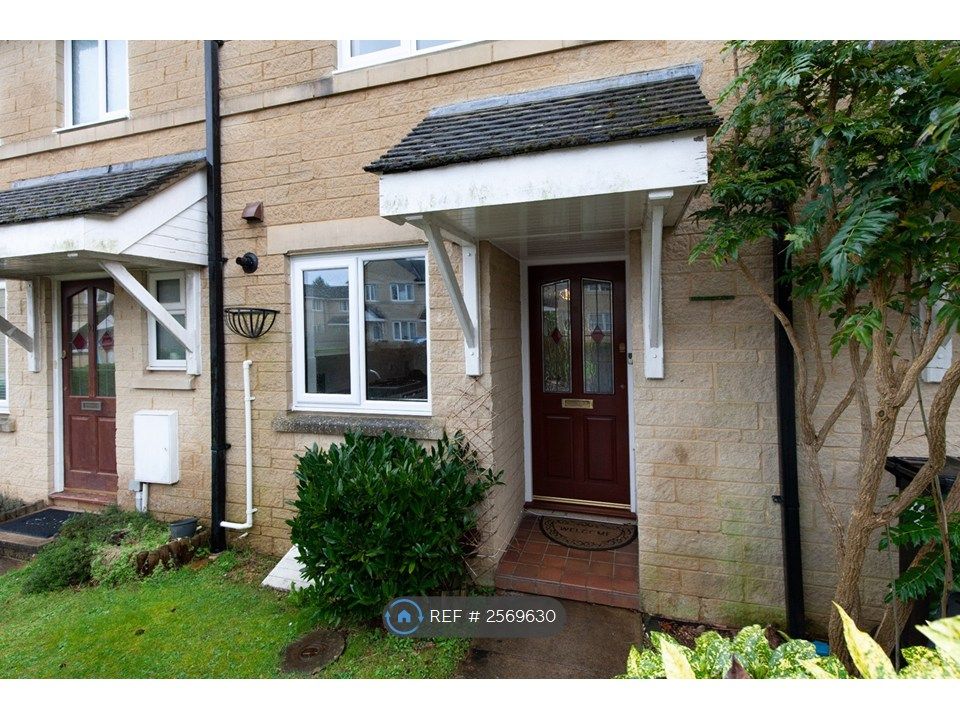 Property photo 1 of 9 Entrance