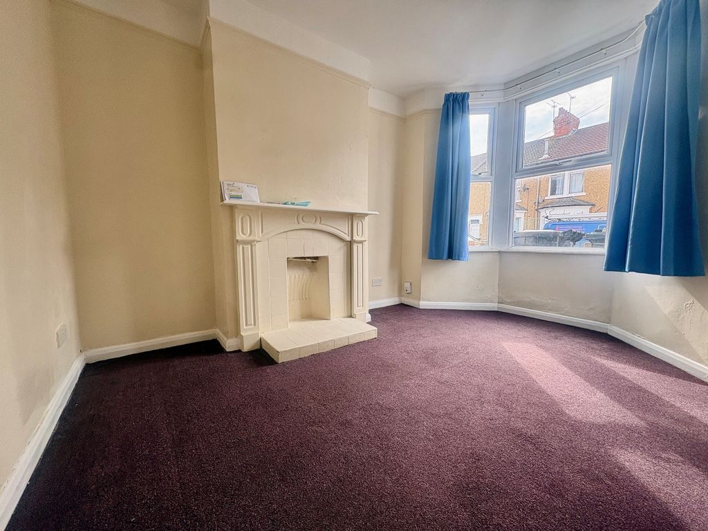 Property photo 2 of 9