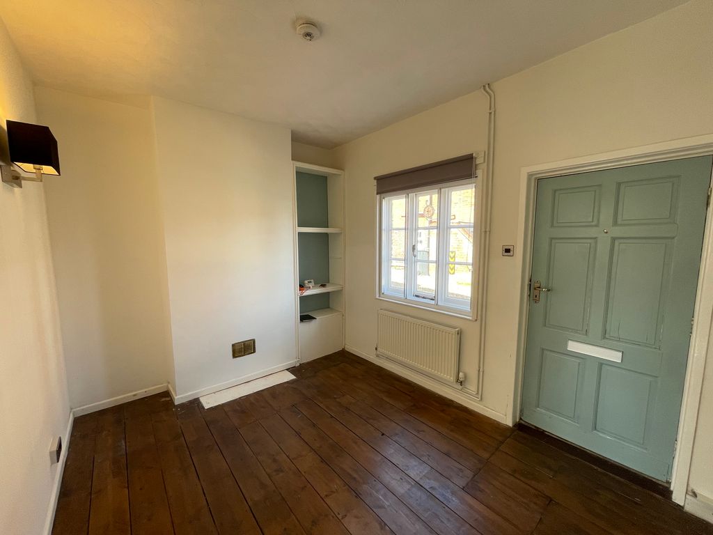 Property photo 2 of 9 Living Room