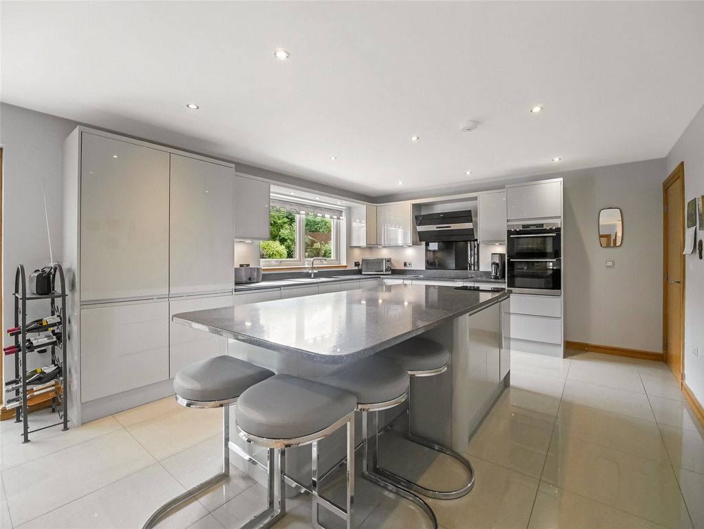 Property photo 3 of 21 Kitchen