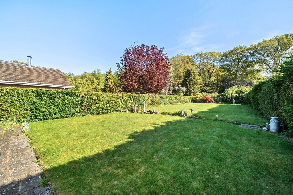 Property photo 3 of 18 Garden