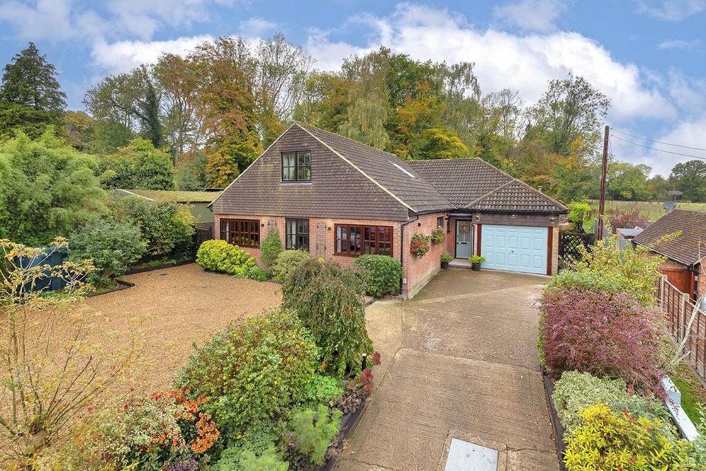 Property photo 2 of 34 Waverly02.Jpg