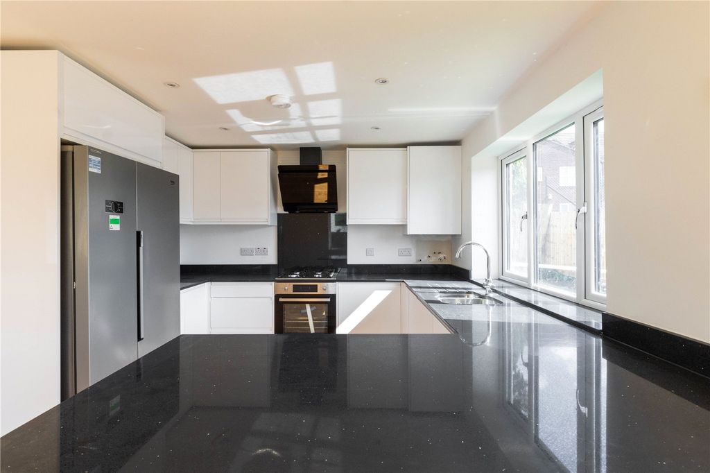 Property photo 3 of 24 Picture No. 25