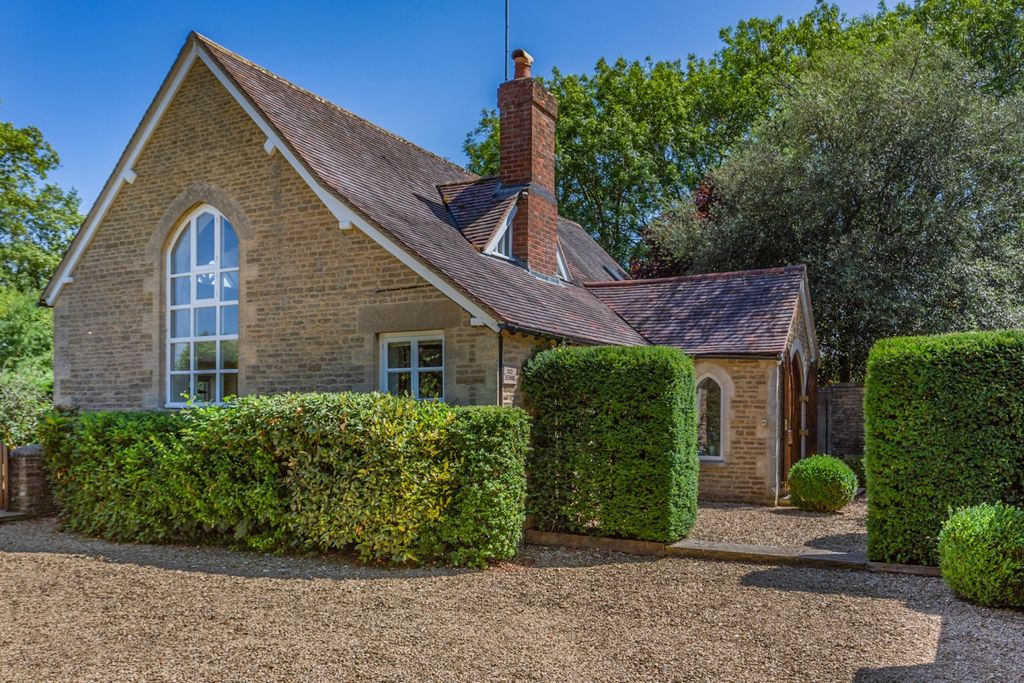 Property photo 3 of 14 8657043-Exterior30