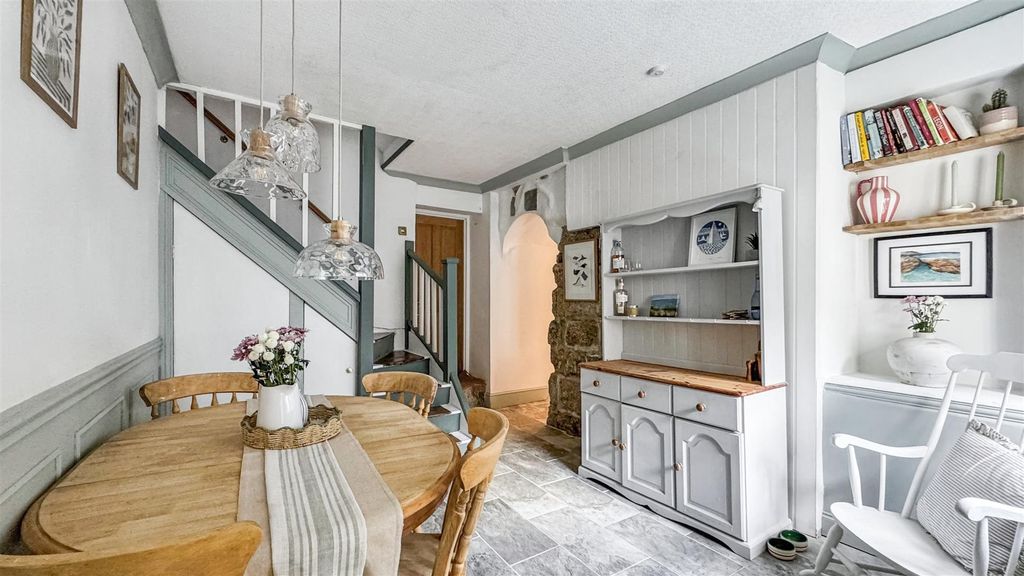 Property photo 3 of 24