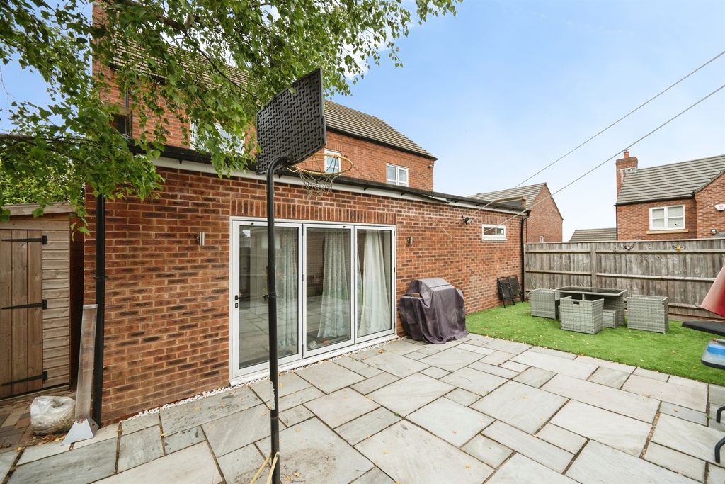 Property photo 2 of 18