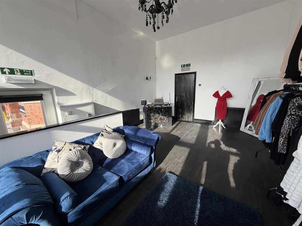 Property photo 2 of 8 Photo 1