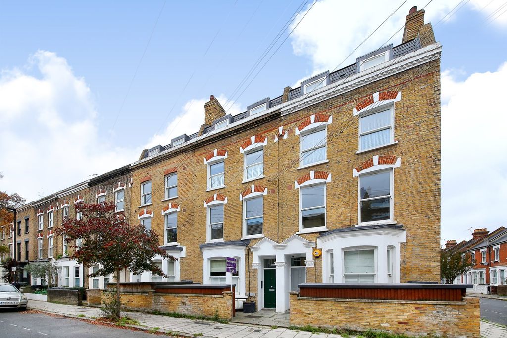 Property photo 1 of 8