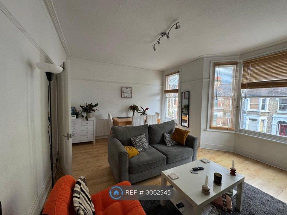Property photo 2 of 7 Living Room