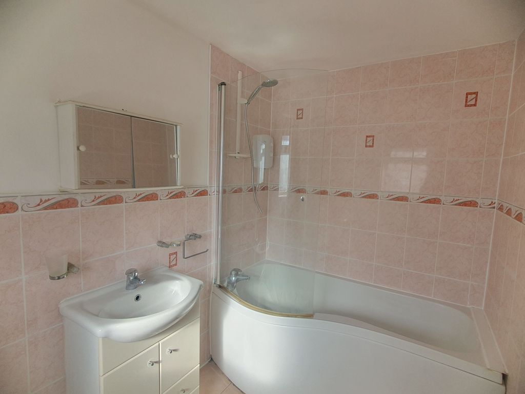 Property photo 3 of 7 Photo 3