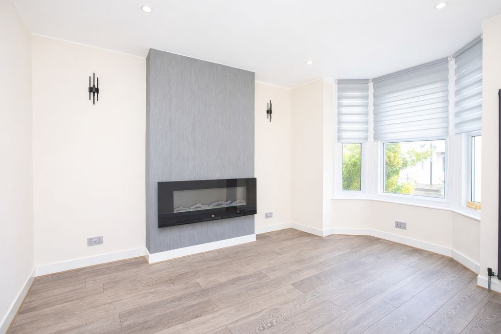 Property photo 2 of 15 Picture 2