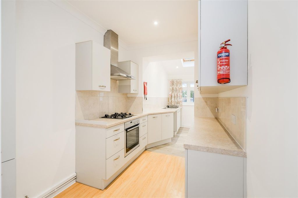 Property photo 2 of 40