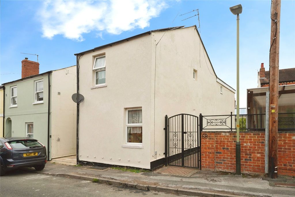 Property photo 3 of 16 Front