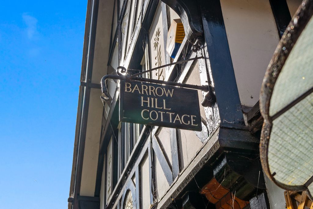 Property photo 2 of 25