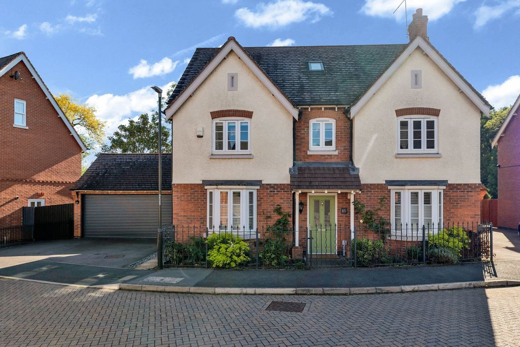 Property photo 1 of 39