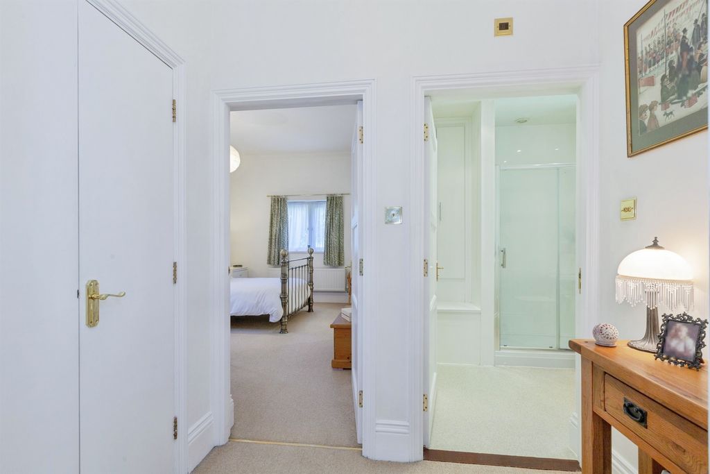 Additional image 12 of 2 bed flat for saleAcorn Close, Birstall, Leicester LE4