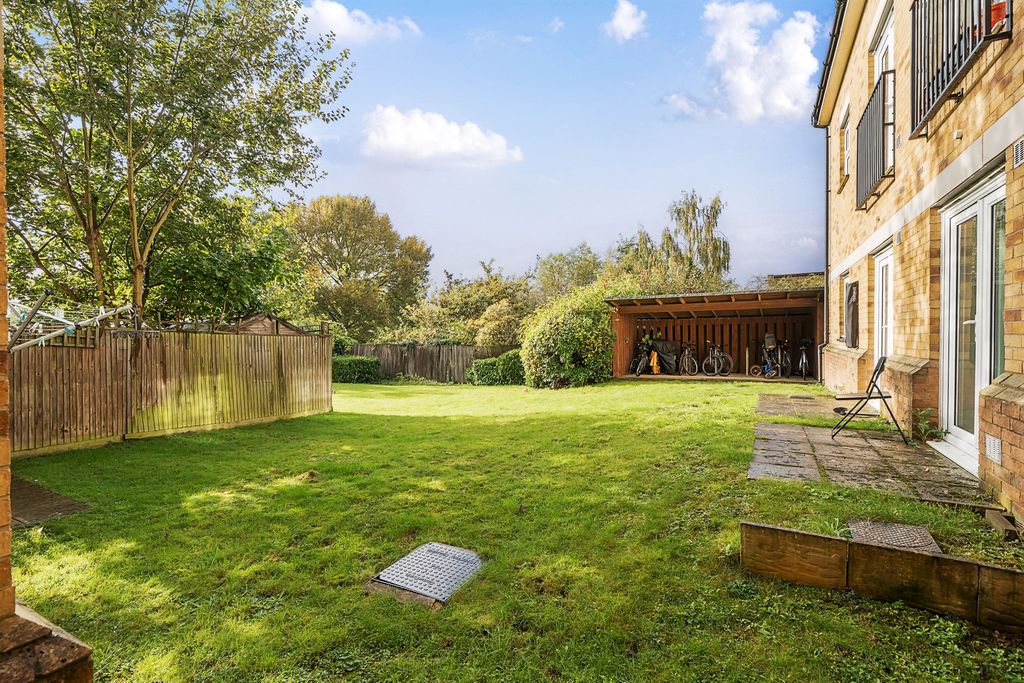 Property photo 3 of 12