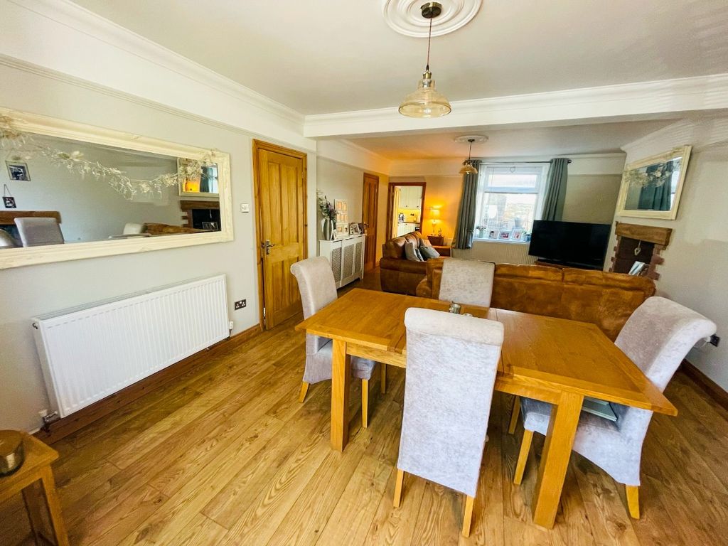 Property photo 3 of 26