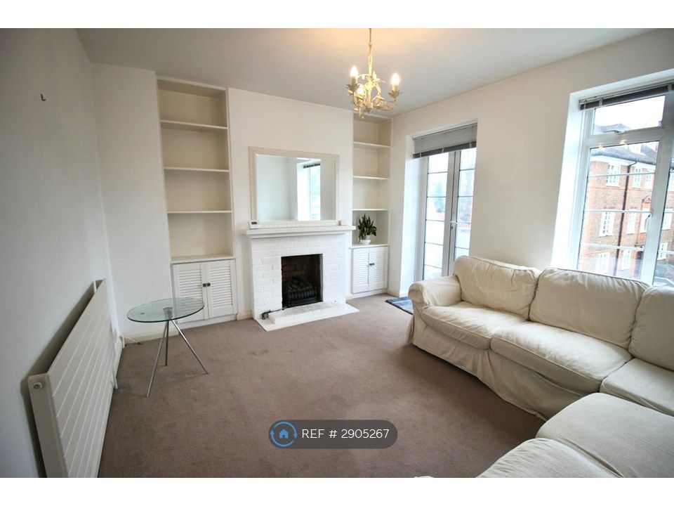 Property photo 1 of 9 Living Room